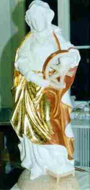 Figur aus Lindenblock